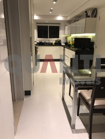 Venda de apartamento luxuoso em Moema Índios com 204 m², 4 quartos, 3 suítes, varanda gourmet e 3 vagas de garagem