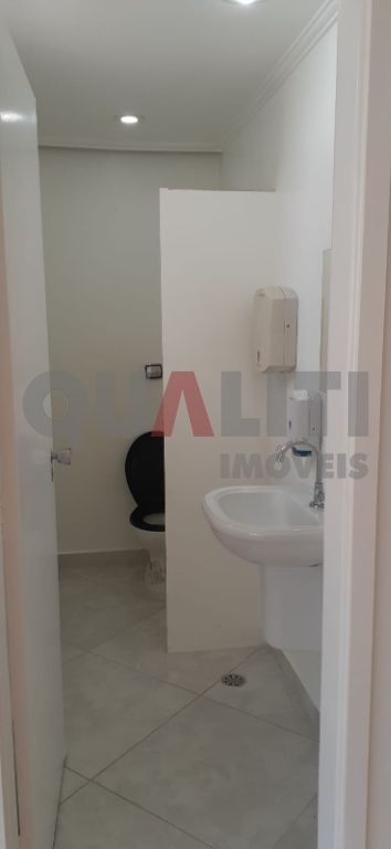 Sala Comercial à Venda, 61 m² com 1 sala grande, 2 banheiros e 1 vaga no Itaim Bibi