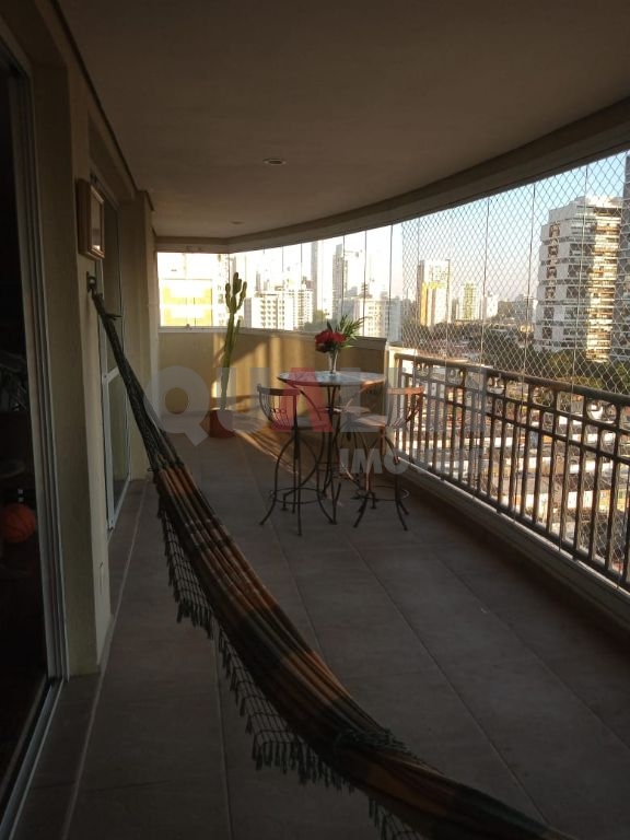 Apartamento para locação e Venda no Brooklin em Edifício Moderno com 172 m², 3 suítes, terraço, andar alto, 3 vagas e lazer completo