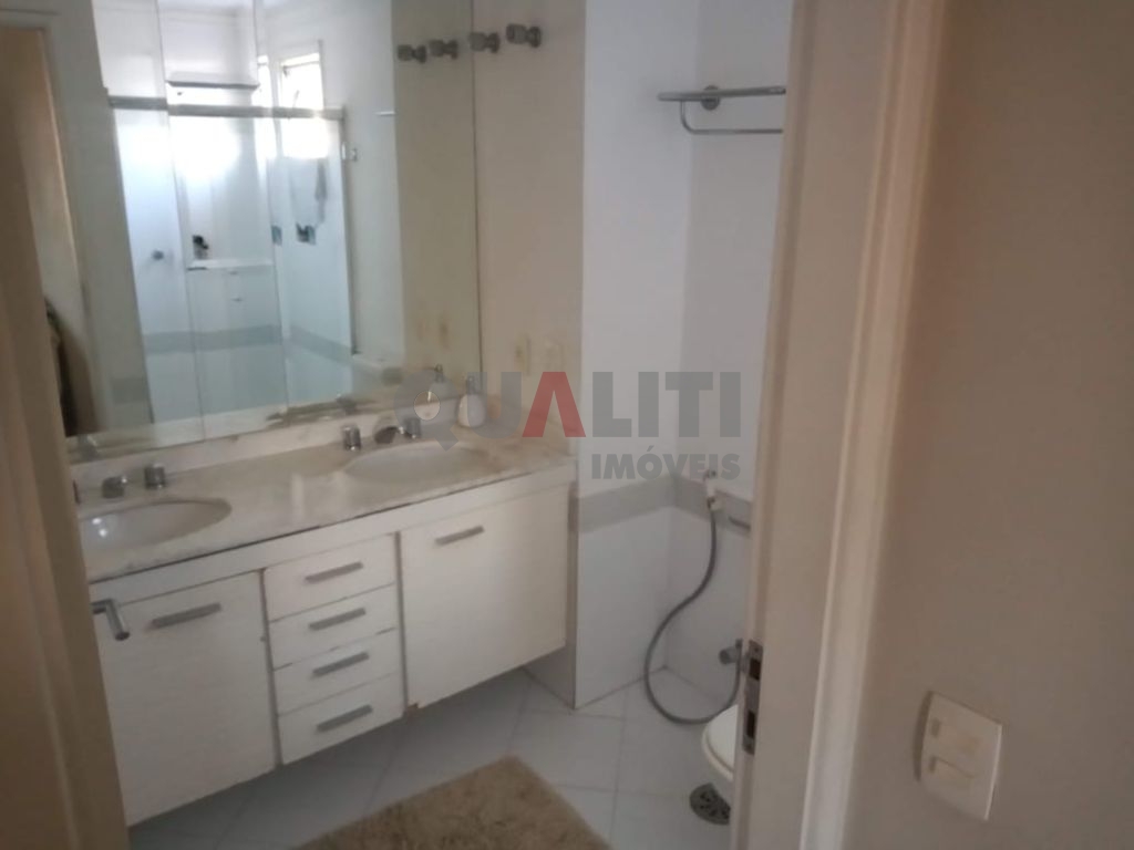 Apartamento para locação e Venda no Brooklin em Edifício Moderno com 172 m², 3 suítes, terraço, andar alto, 3 vagas e lazer completo