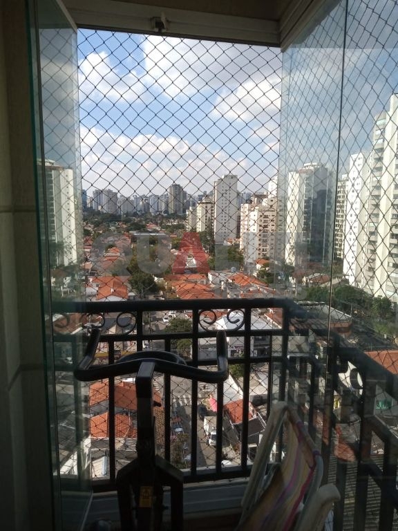 Apartamento para locação e Venda no Brooklin em Edifício Moderno com 172 m², 3 suítes, terraço, andar alto, 3 vagas e lazer completo