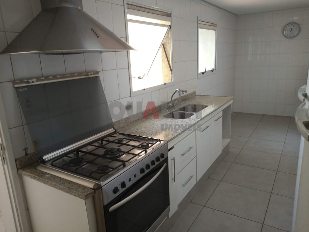 Apartamento para locação e Venda no Brooklin em Edifício Moderno com 172 m², 3 suítes, terraço, andar alto, 3 vagas e lazer completo