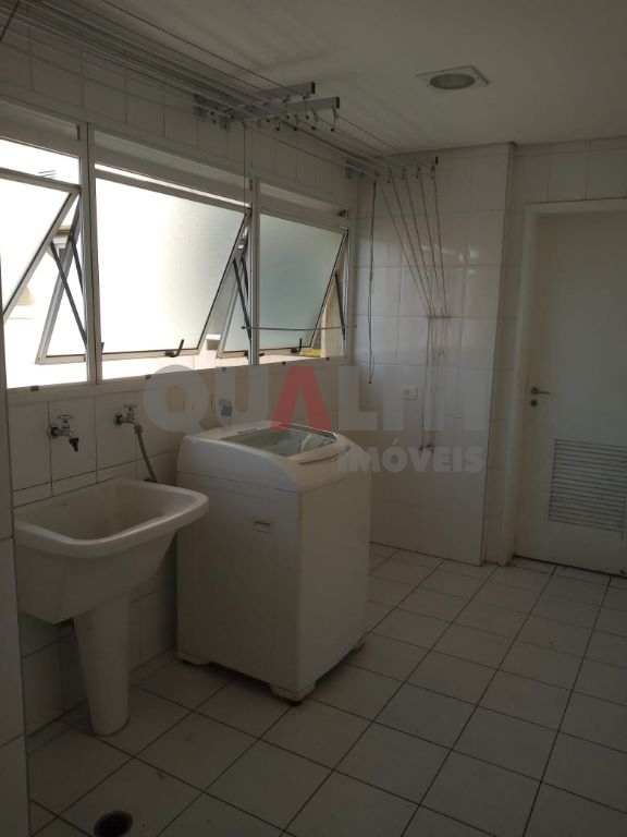 Apartamento para locação e Venda no Brooklin em Edifício Moderno com 172 m², 3 suítes, terraço, andar alto, 3 vagas e lazer completo