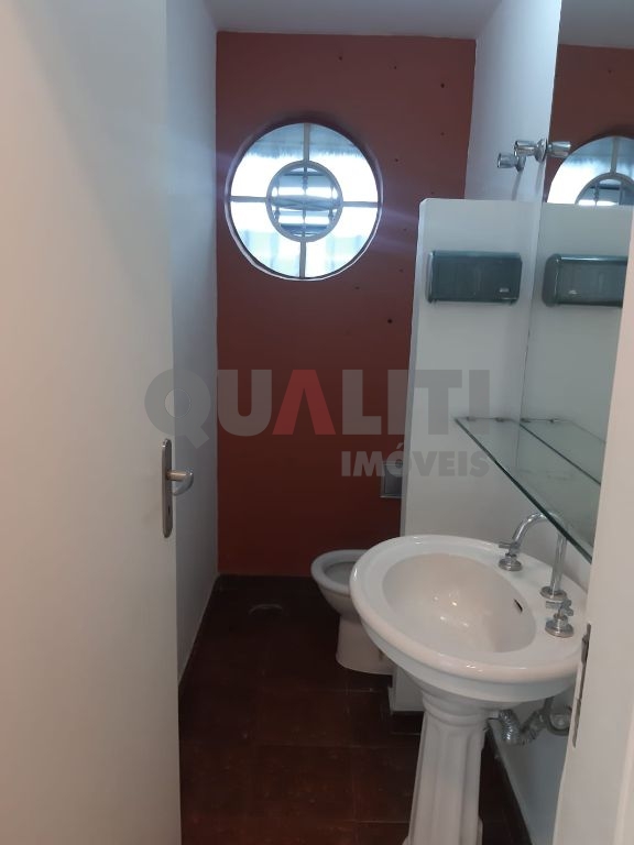 Casa sobrado Comercial para Locação 350 m², 4 quartos, 2 suítes, 2 cozinhas, 3 vagas no Itaim Bibi