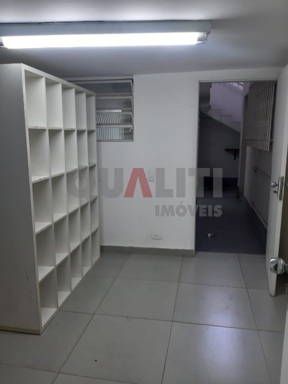 Casa sobrado Comercial para Locação 350 m², 4 quartos, 2 suítes, 2 cozinhas, 3 vagas no Itaim Bibi