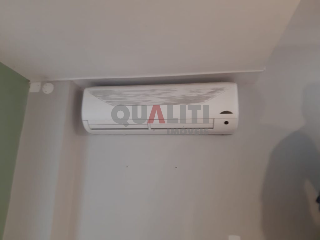 Casa sobrado Comercial para Locação 350 m², 4 quartos, 2 suítes, 2 cozinhas, 3 vagas no Itaim Bibi