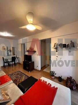 Apartamento de 1 dormitório reformado para venda em Moema próximo do Parque Ibirapuera.