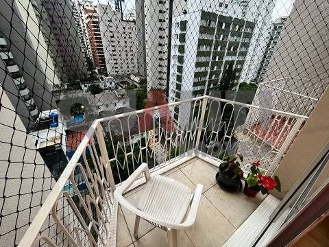 Apartamento de 1 dormitório reformado para venda em Moema próximo do Parque Ibirapuera.