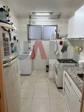 Apartamento de 1 dormitório reformado para venda em Moema próximo do Parque Ibirapuera.