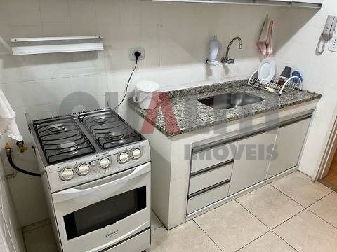 Apartamento de 1 dormitório reformado para venda em Moema próximo do Parque Ibirapuera.
