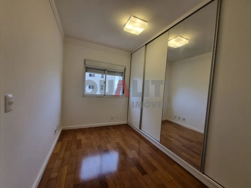 Apartamento para Locação com 137 m², 3 suítes, 3 garagens em Condomínio Luxo e Club, em Moema