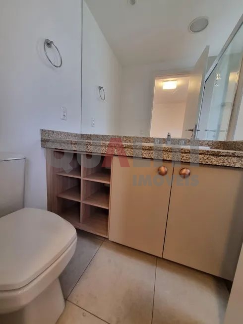 Apartamento para Locação com 137 m², 3 suítes, 3 garagens em Condomínio Luxo e Club, em Moema