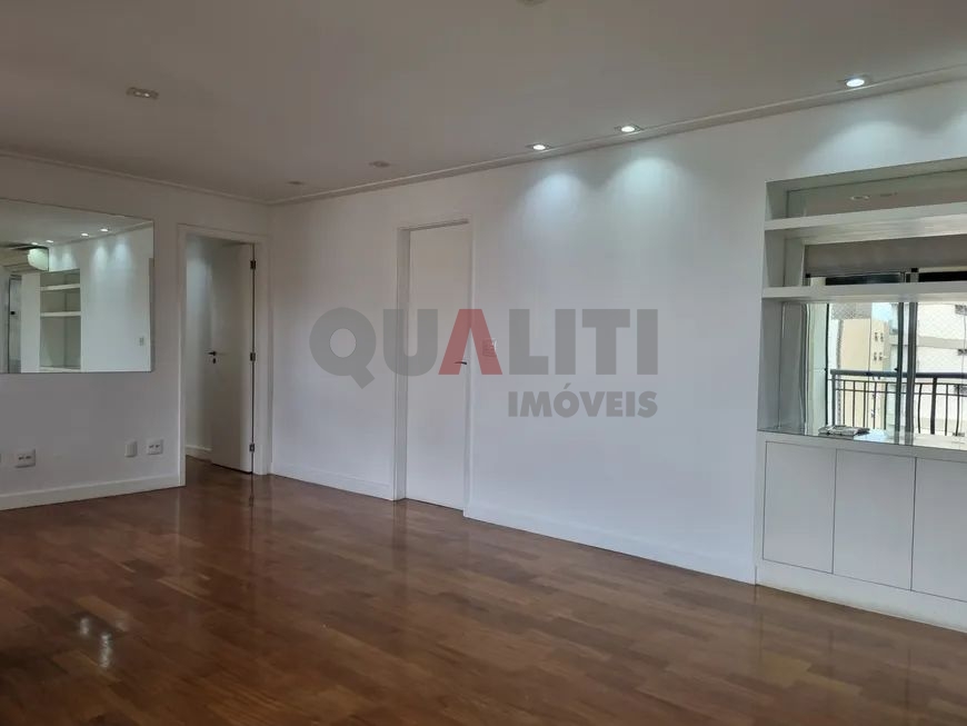 Apartamento para locação com 137 m², 3 suítes, 3 garagens em