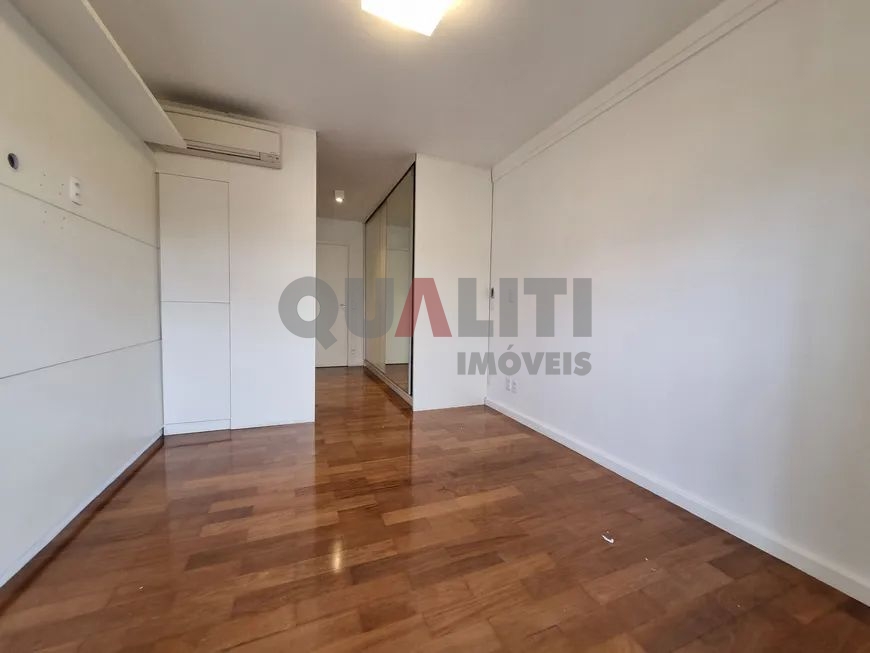 Apartamento para locação com 137 m², 3 suítes, 3 garagens em