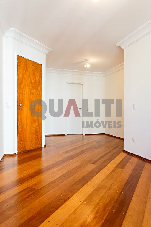 Apartamento com 75 m² para Venda com 2 quartos, 1 suíte, 3 banheiros, sacada, 2 vagas no Brooklin