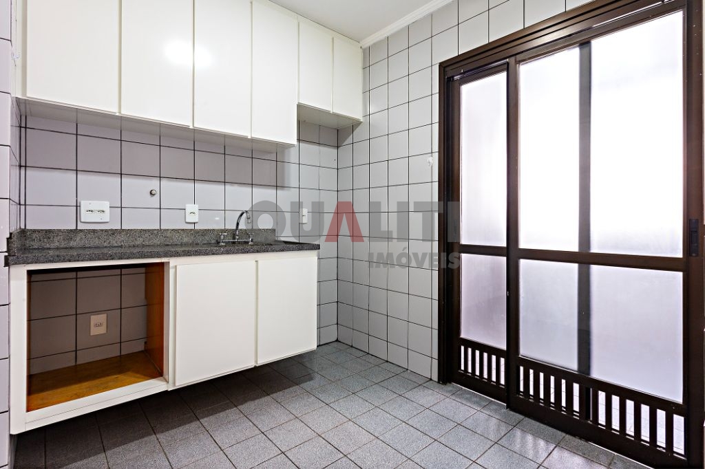 Apartamento com 75 m² para Venda com 2 quartos, 1 suíte, 3 banheiros, sacada, 2 vagas no Brooklin