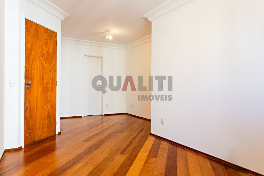 Apartamento com 75 m² para Venda com 2 quartos, 1 suíte, 3 banheiros, sacada, 2 vagas no Brooklin