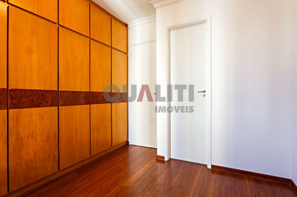 Apartamento com 75 m² para Venda com 2 quartos, 1 suíte, 3 banheiros, sacada, 2 vagas no Brooklin