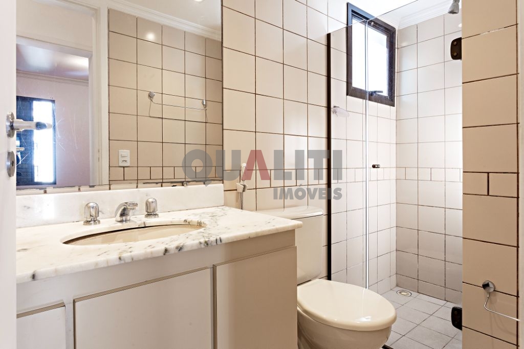 Apartamento com 75 m² para Venda com 2 quartos, 1 suíte, 3 banheiros, sacada, 2 vagas no Brooklin