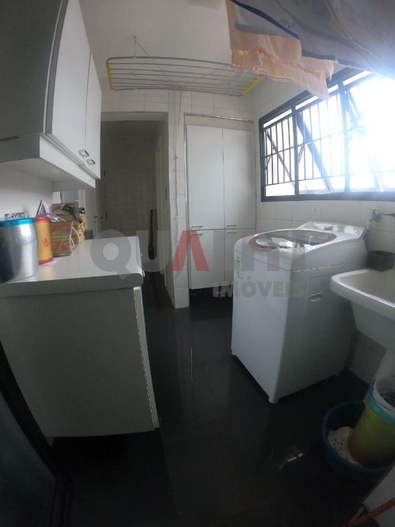 Apartamento para Venda com 170 m², 4 quartos, 3 suítes, varanda gourmet e 3 garagens em Moema