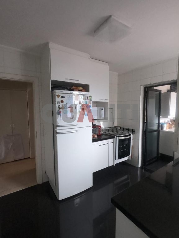 Apartamento para Venda com 170 m², 4 quartos, 3 suítes, varanda gourmet e 3 garagens em Moema