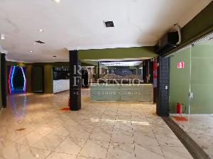 Comercial em frente ao lago — foto 3