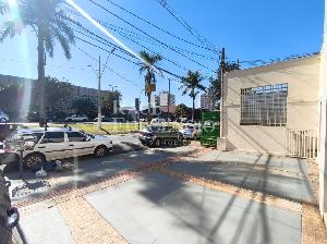 Casa comercial/loja para alugar na Avenida Juscelino Kubitscheck em Londrina. Foto 3