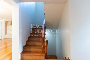Casa com 4 dormitórios no bairro Quebec, Londrina. Foto 5