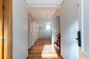 Casa com 4 dormitórios no bairro Quebec, Londrina. Foto 3