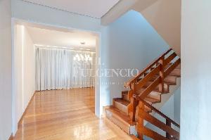 Casa com 4 dormitórios no bairro Quebec, Londrina. Foto 4
