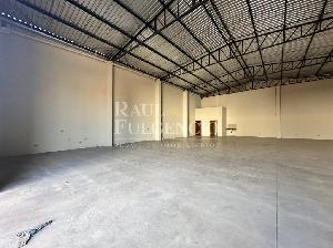 Barracão com 300m²  para alugar na Vila Ziober, Londrina. Foto 2