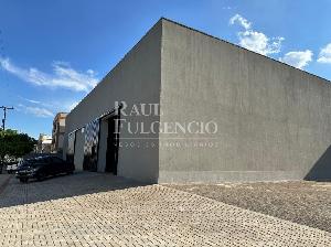 Barracão com 300m²  para alugar na Vila Ziober, Londrina. Foto 3