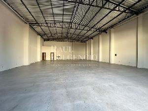 Barracão com 300m²  para alugar na Vila Ziober, Londrina. Foto 4
