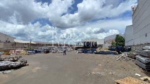 Imóvel comercial com pátio para alugar em Londrina. Foto 5
