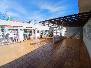 Casa para alugar com 4 quartos em Londrina. Foto 3