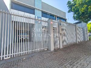 Prédio comercial no centro. Foto 2