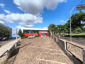 Loja para alugar no centro de Londrina com estacionamento. Foto 3