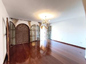 Casa residencial ou comercial para alugar região central de Londrina. Foto 3
