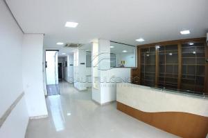 Imóvel comercial alugado - Próximo ao Hospital Evangelico. Foto 3
