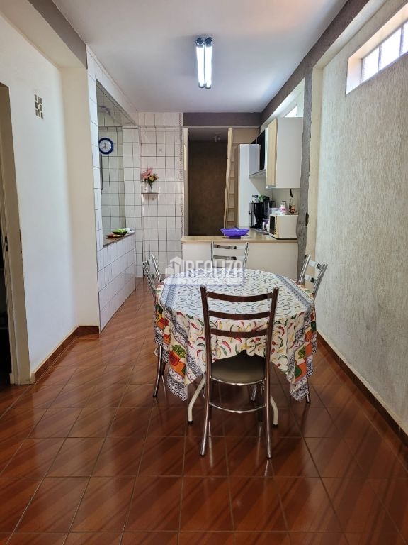 Casa, 4 quartos, 200 m² - Foto 2