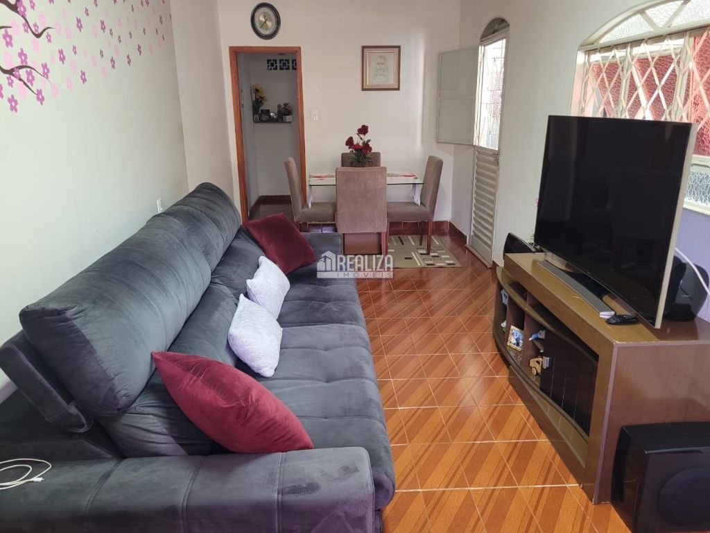 Casa, 4 quartos, 200 m² - Foto 1