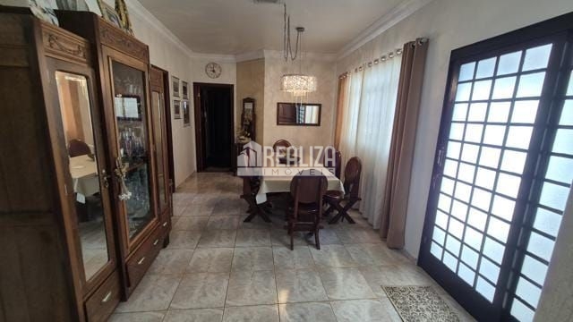 Casa de 4 quartos, 240m² no bairro Vila Celeste, em Uberaba | Eu Corretor