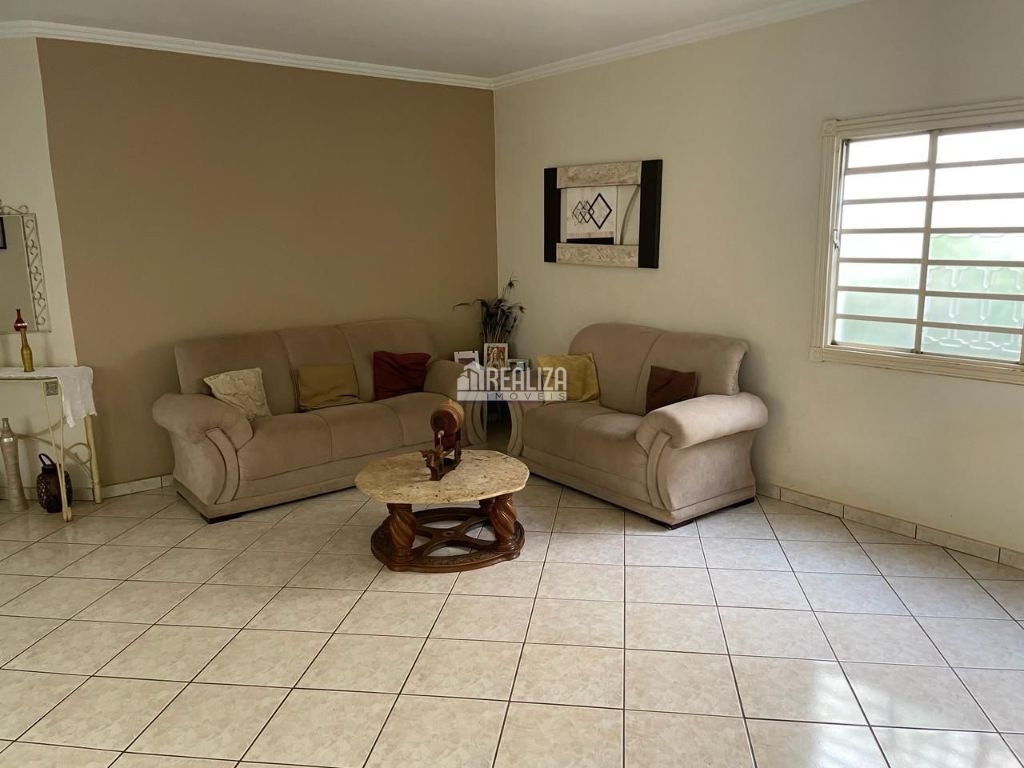 Casa de 4 quartos, 360m² no bairro Cidade Jardim, em Uberaba | Eu Corretor