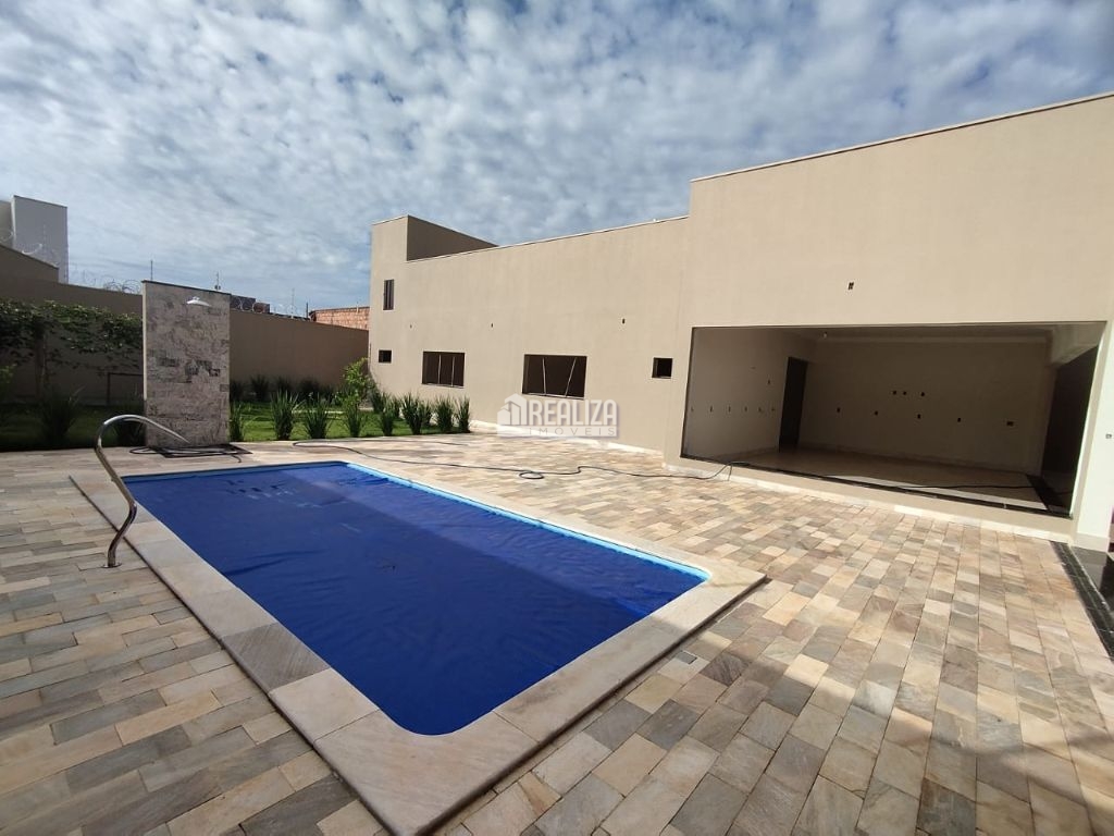 Casa, 3 quartos, 310 m² - Foto 1