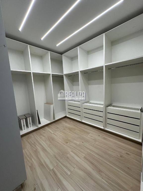 Casa de 4 quartos, 350m² no bairro Parque das Laranjeiras, em Uberaba | Eu Corretor