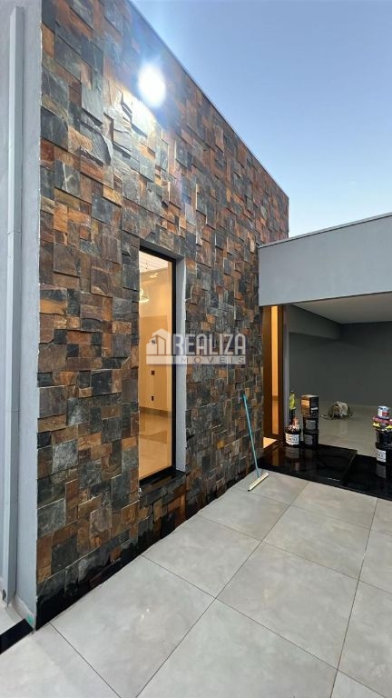 Casa, 4 quartos, 245 m² - Foto 1