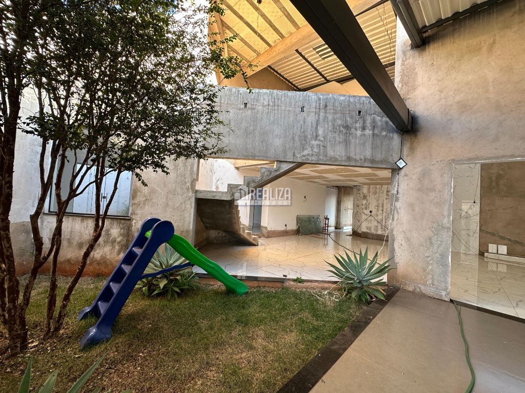 Casa de 4 quartos, 440m² no bairro Jardim do Lago, em Uberaba | Eu Corretor