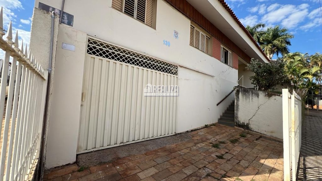 Casa de 6 quartos, 500m² no bairro Jardim Alexandre Campos, em Uberaba | Eu Corretor