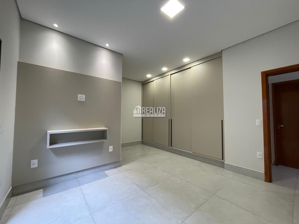 Casa de 4 quartos, 280m² no bairro Jardim do Lago, em Uberaba | Eu Corretor