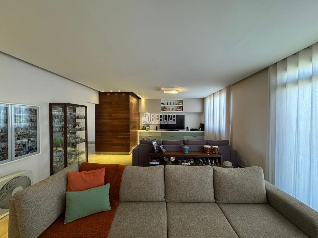 Apartamento de 4 quartos, 179m² no bairro Centro, em Uberaba | Eu Corretor